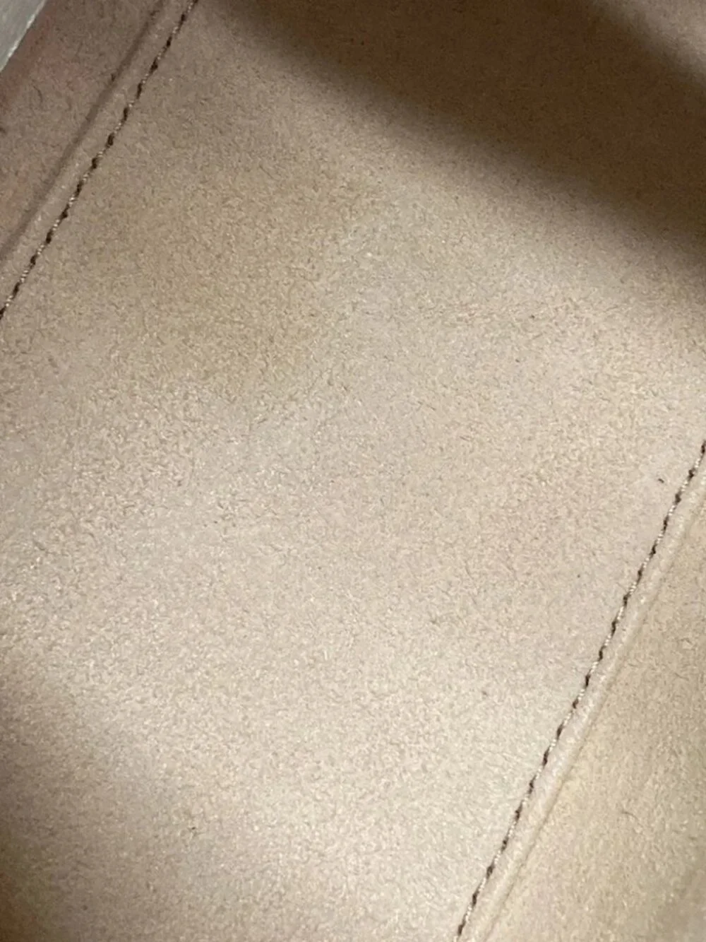 Gucci accessories	shoulder strap
